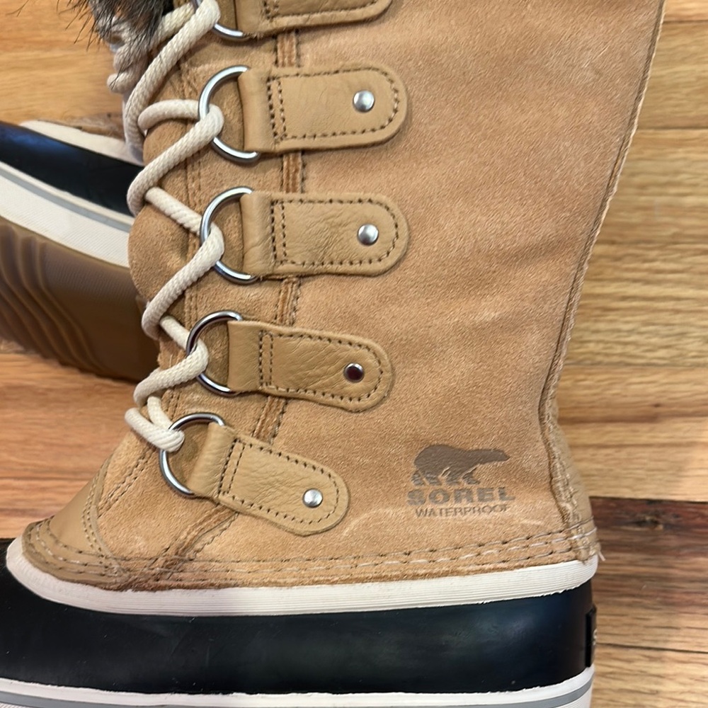 Sorel Tan and Black Winter Boots with Faux Fur - Picture 2 of 3